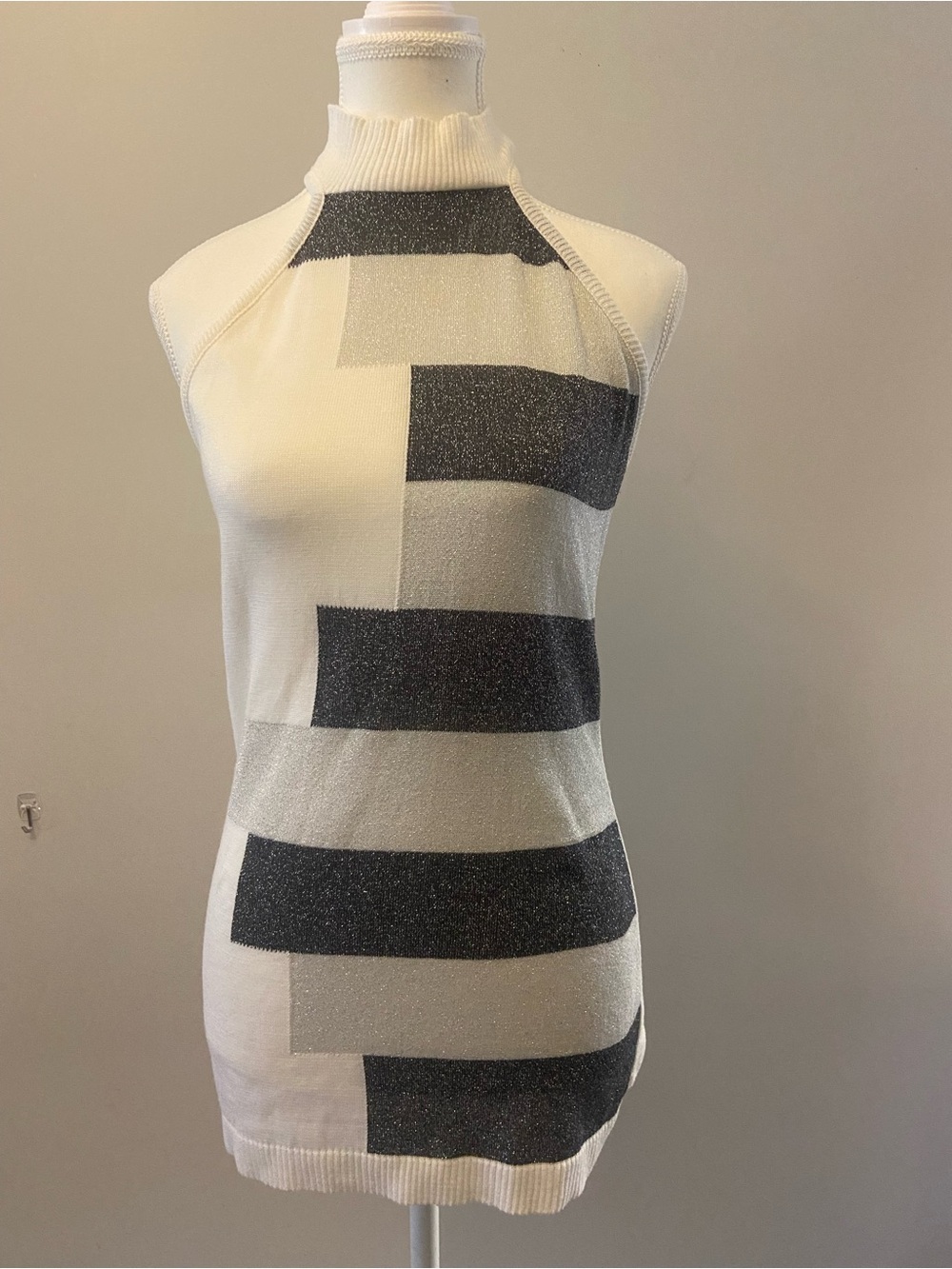 VENUS Ivory Knit Top with Black Label Detail